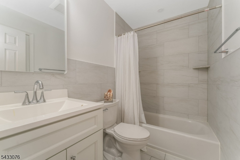 130 Locust Court Raritan NJ 08822