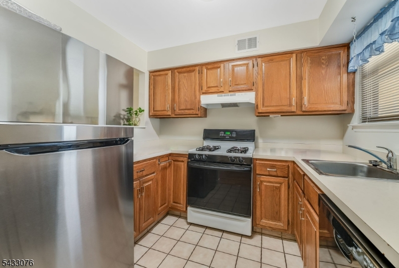130 Locust Court Raritan NJ 08822