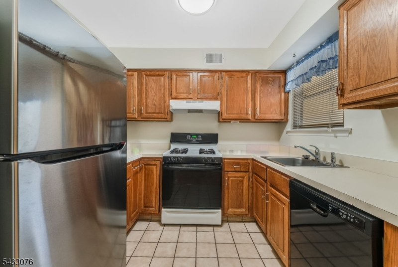 130 Locust Court Raritan NJ 08822