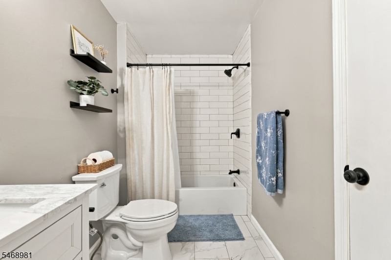 27 Crestmont Road Bedminster NJ 07921