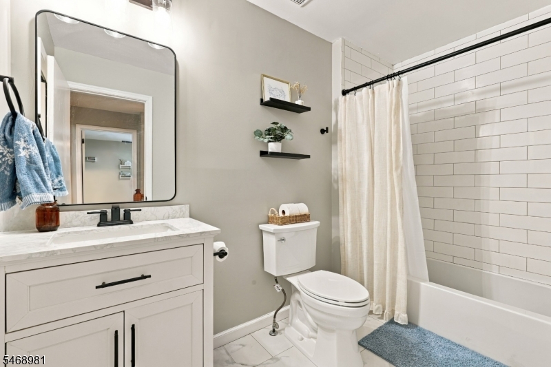 27 Crestmont Road Bedminster NJ 07921