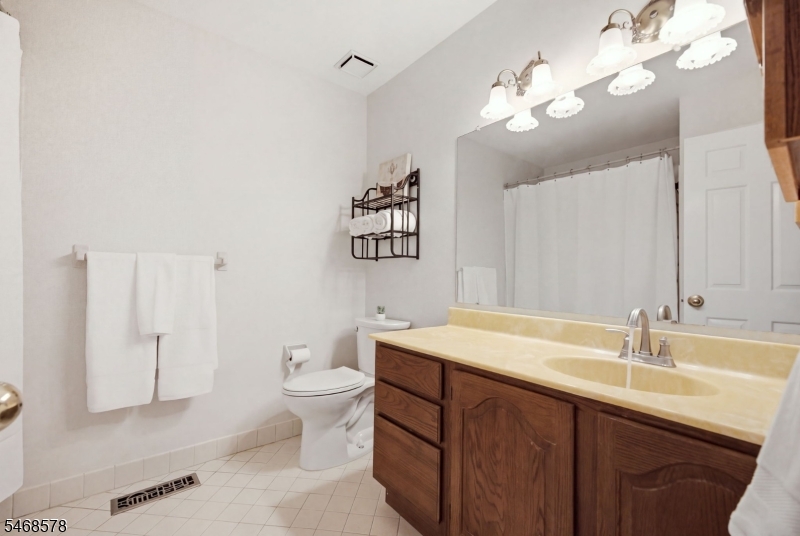 28 Pinehurst Drive Washington NJ 07882