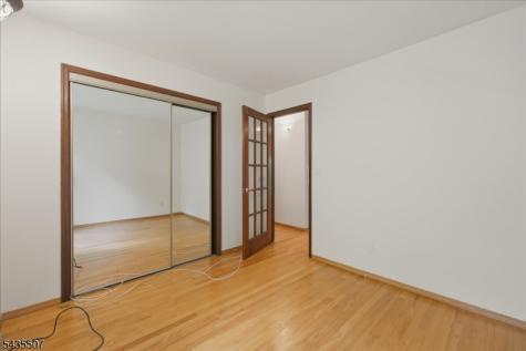 17 Village Way Vernon NJ 07462