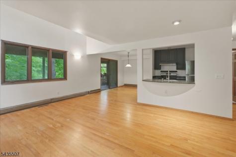 17 Village Way Vernon NJ 07462