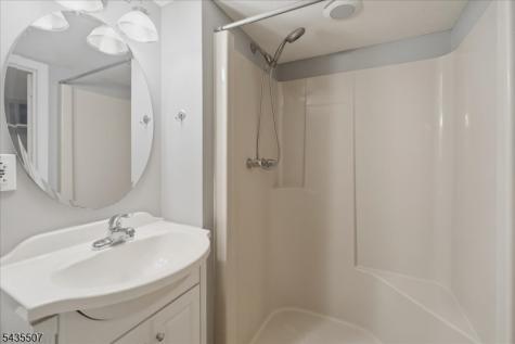 17 Village Way Vernon NJ 07462