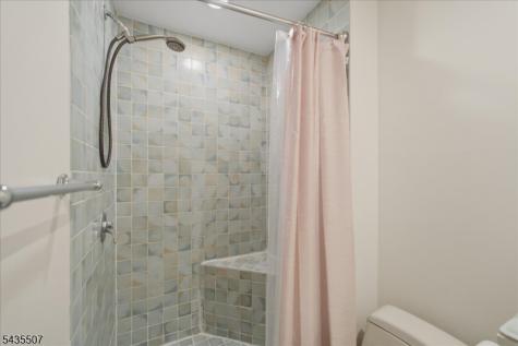 17 Village Way Vernon NJ 07462
