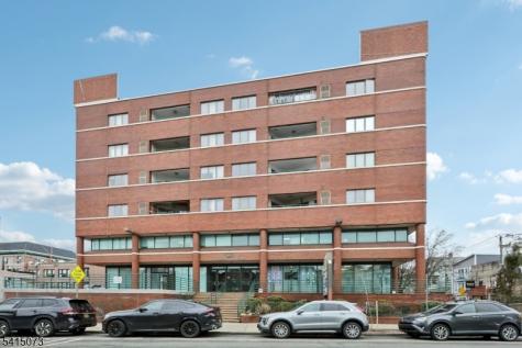 41 Wilson Avenue Newark NJ 07105