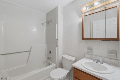 1190 W St Georges Ave, C34 Linden NJ 07036