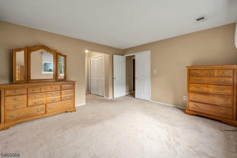 60 Drake Lane Roxbury NJ 07852