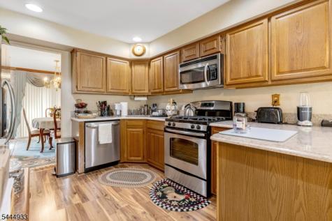 30 Davey Drive West Orange NJ 07052