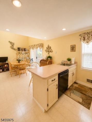 421 Chapman Court Independence NJ 07840