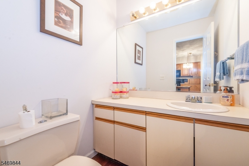 60 Red Oak Terrace Jefferson NJ 07438