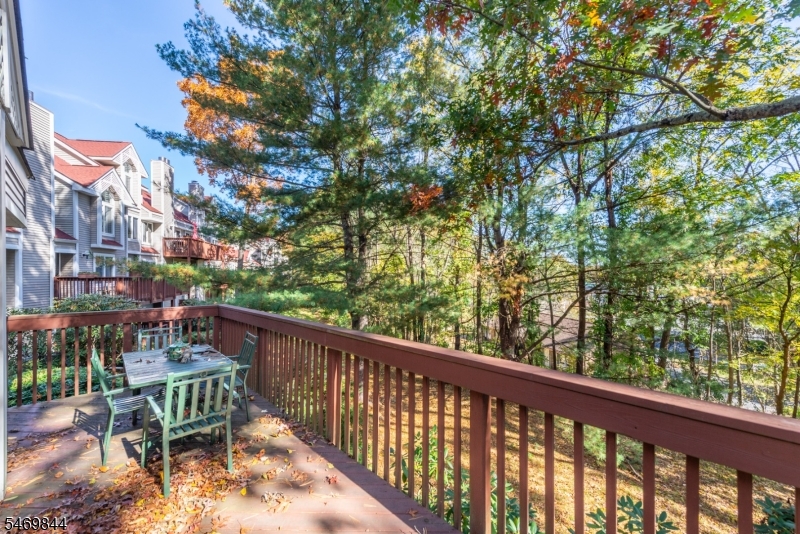 60 Red Oak Terrace Jefferson NJ 07438