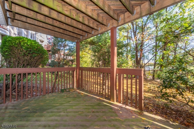 60 Red Oak Terrace Jefferson NJ 07438