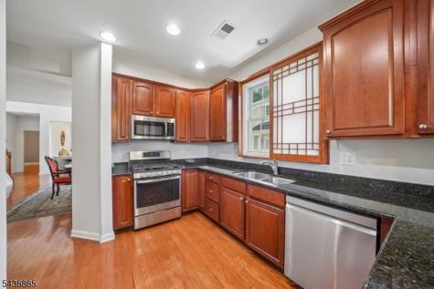 11 Hopkins Court Parsippany-troy Hills NJ 07054