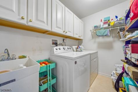 11 Hopkins Court Parsippany-troy Hills NJ 07054