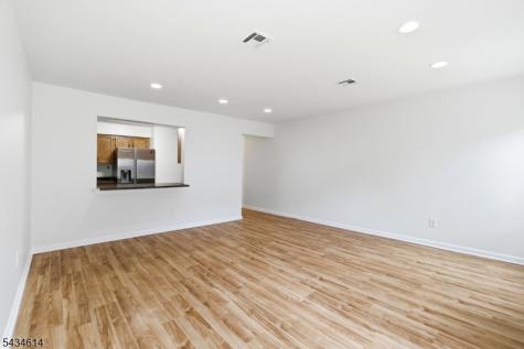 10 Leahy Court Franklin NJ 08873