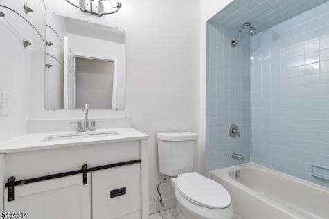 10 Leahy Court Franklin NJ 08873