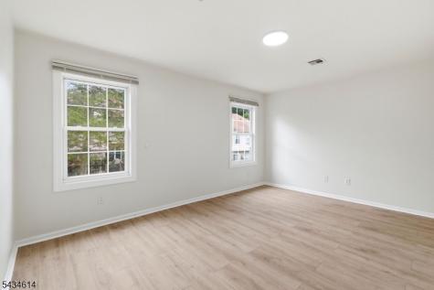 10 Leahy Court Franklin NJ 08873