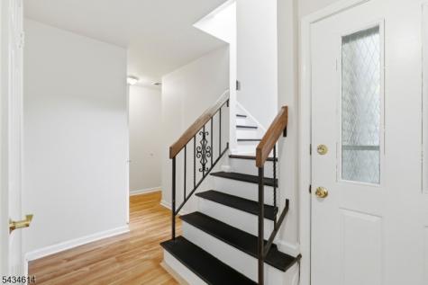 10 Leahy Court Franklin NJ 08873