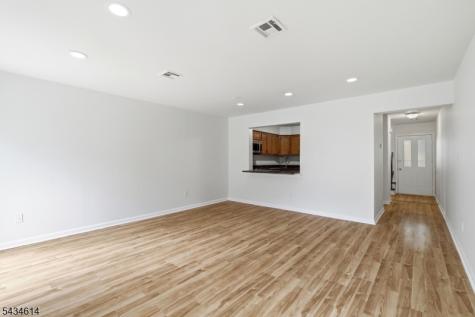 10 Leahy Court Franklin NJ 08873