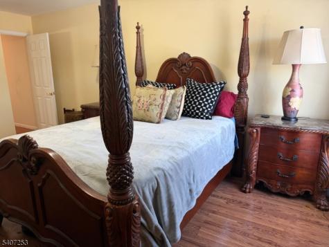 15 Rhea Run Hampton NJ 07860
