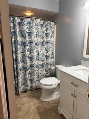 15 Rhea Run Hampton NJ 07860