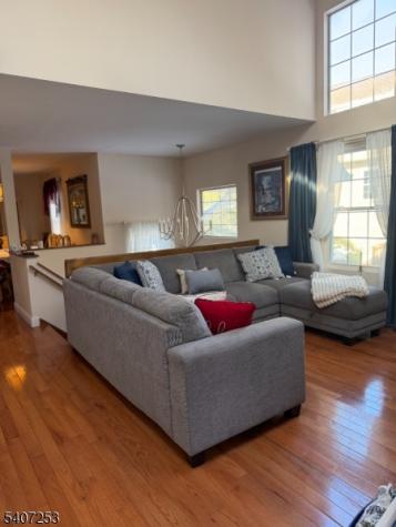 15 Rhea Run Hampton NJ 07860