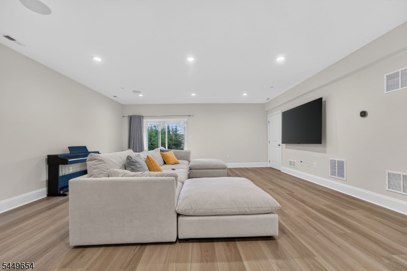6 Concord Court Warren NJ 07059