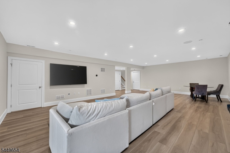 6 Concord Court Warren NJ 07059