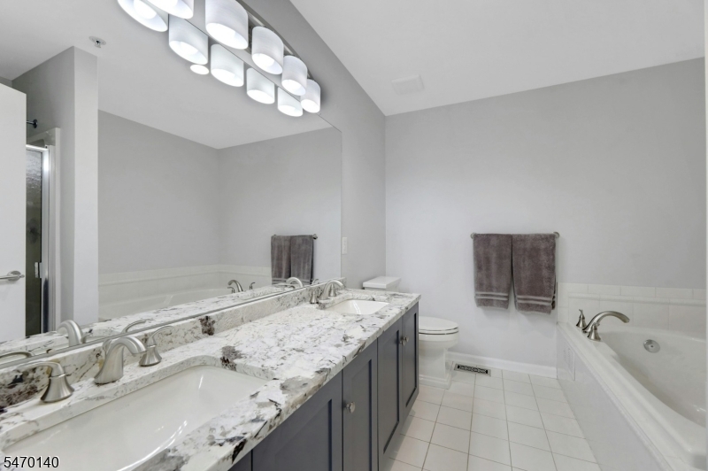 74 Lakeview Court Pompton Lakes NJ 07442
