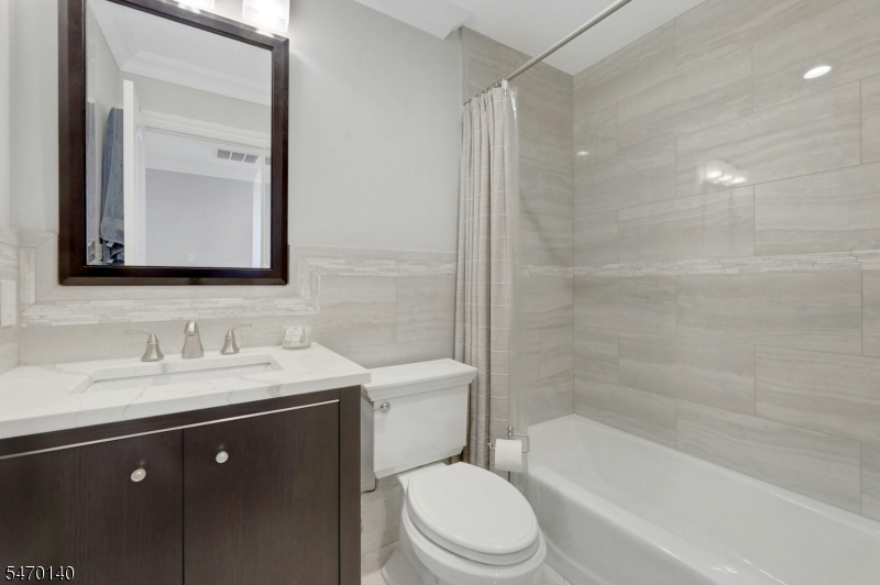 74 Lakeview Court Pompton Lakes NJ 07442