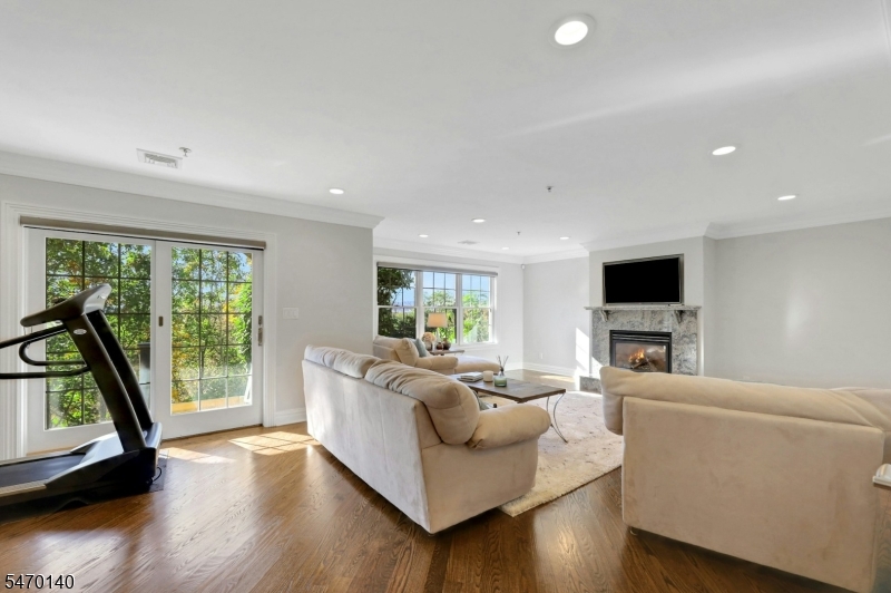 74 Lakeview Court Pompton Lakes NJ 07442