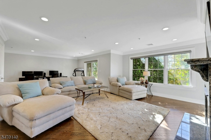 74 Lakeview Court Pompton Lakes NJ 07442