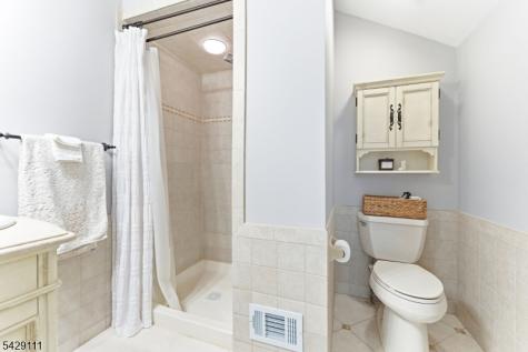2 Falkenstein Drive Vernon NJ 07462