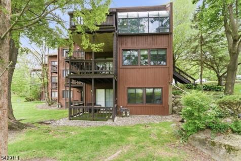 2 Falkenstein Drive Vernon NJ 07462