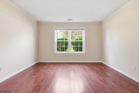 55 Oswestry Way Franklin NJ 08873