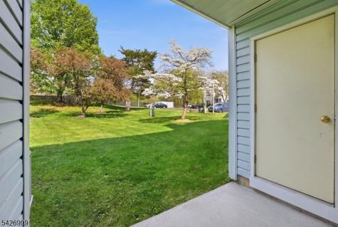 55 Oswestry Way Franklin NJ 08873