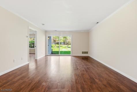 55 Oswestry Way Franklin NJ 08873