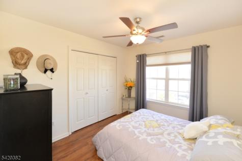20 Parkside Court Wayne NJ 07470