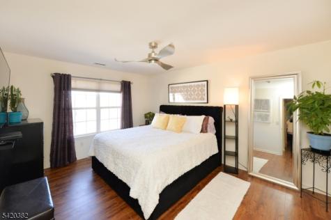 20 Parkside Court Wayne NJ 07470