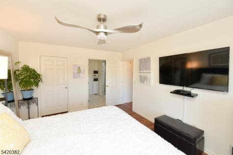 20 Parkside Court Wayne NJ 07470