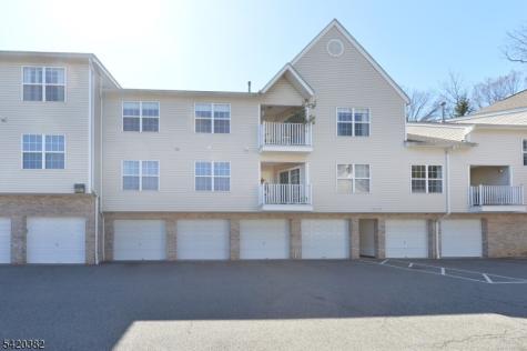 20 Parkside Court Wayne NJ 07470