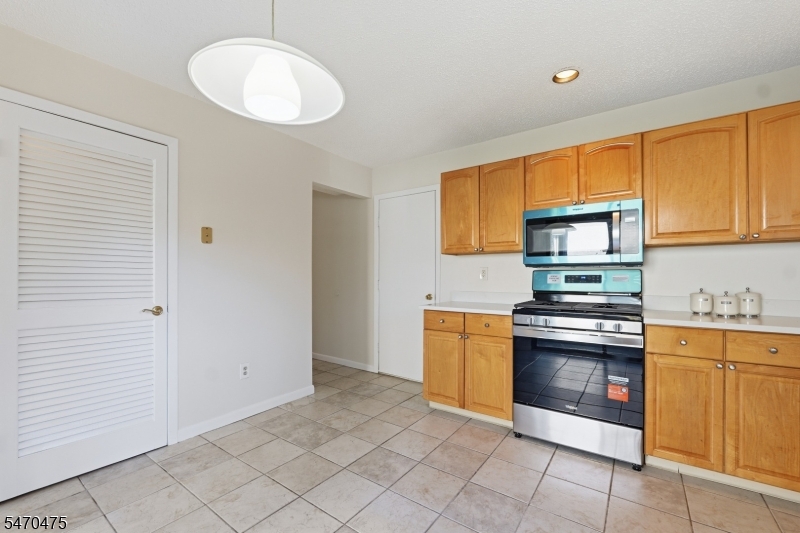 17 Park Gate Drive Edison NJ 08820