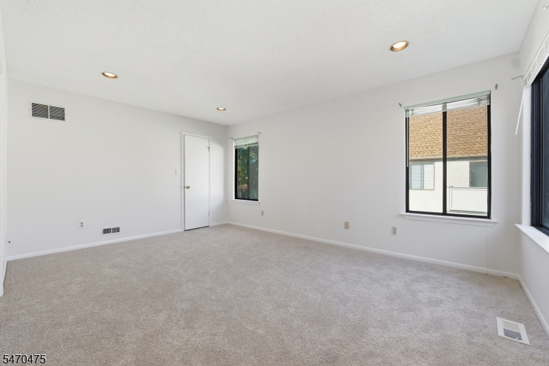 17 Park Gate Drive Edison NJ 08820