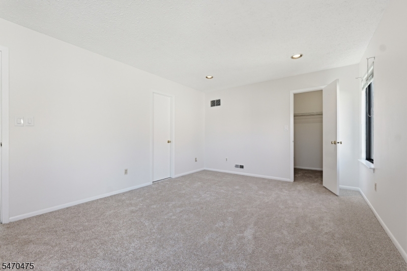 17 Park Gate Drive Edison NJ 08820