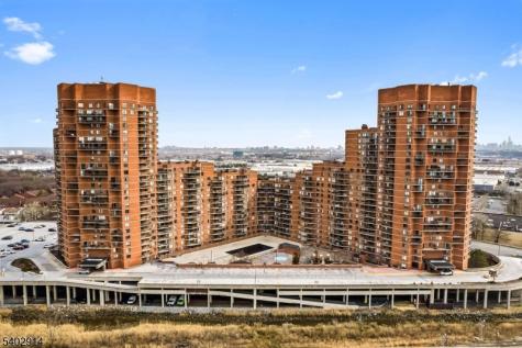 2138 Harmon Cove Tower Secaucus NJ 07094
