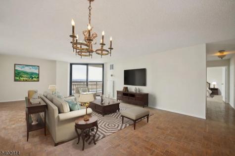 2138 Harmon Cove Tower Secaucus NJ 07094
