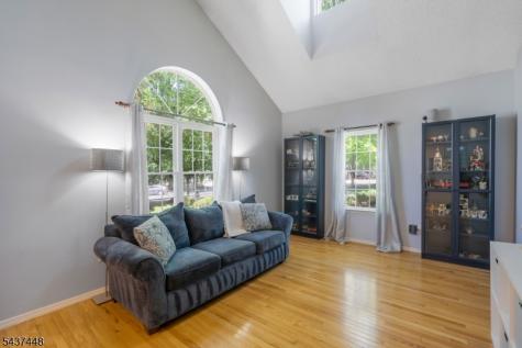 34 Topaz Drive Franklin NJ 08823