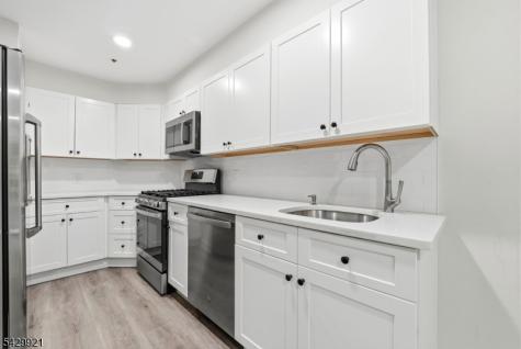 401 Dercole Court Norwood NJ 07648